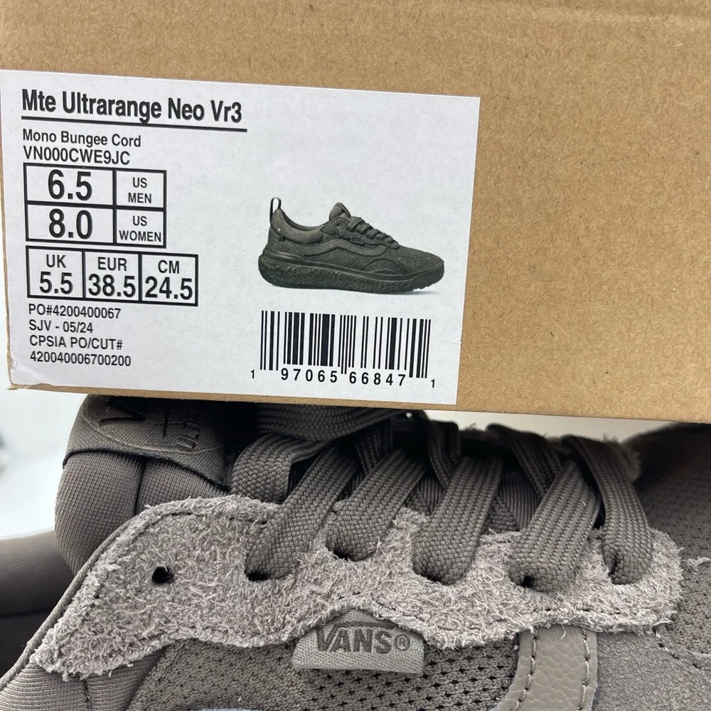 Vans WMN Mte Ultrarange Neo Vr3
Mono Bungee Cord
VN000CWE9JC Sneakers - Picture 16 of 16